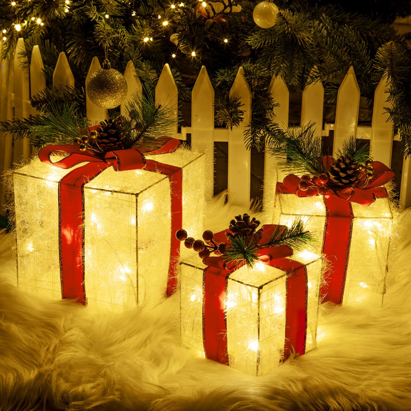 Elegear Christmas Lighted Gift Boxes, Christmas Decorations Indoor 8 Modes & Timer Function Set of 3 Plug-in Light Up Present Boxes with 60 LEDs Christmas Decor with Pine Cones for Holiday Party Xmas